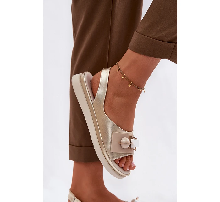 Kožené dámské sandály s ozdobou D&A GR61-5932 Zlaté Kožené dámské sandály s ozdobou D&A GR61-5932 Zlaté