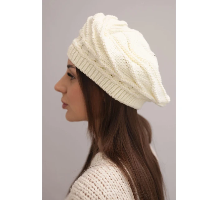 Dámská zimní pletená čepice volného střihu s ozdobným vzorem model 21878065 tmavé ecru - K-Fashion