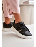 Módní dámské sneakers na platformě z eko kůže černé Nevisase Módní dámské sneakers na platformě z eko kůže černé Nevisase