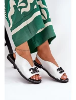 Sandály Na Ploché Podpatky S Dekorací Eko Kůže Stříbrné Tillireta Sandály Na Ploché Podpatky S Dekorací Eko Kůže Stříbrné Tillireta