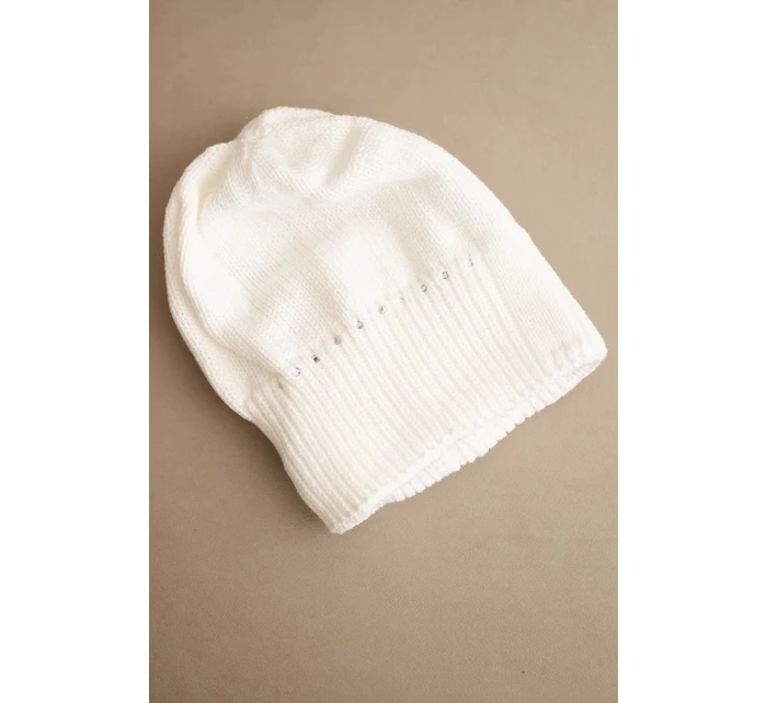 Dámská zimní čepice s vlnou a jemnou výzdobou bílá Dámská zimní čepice s vlnou a jemnou výzdobou bílá