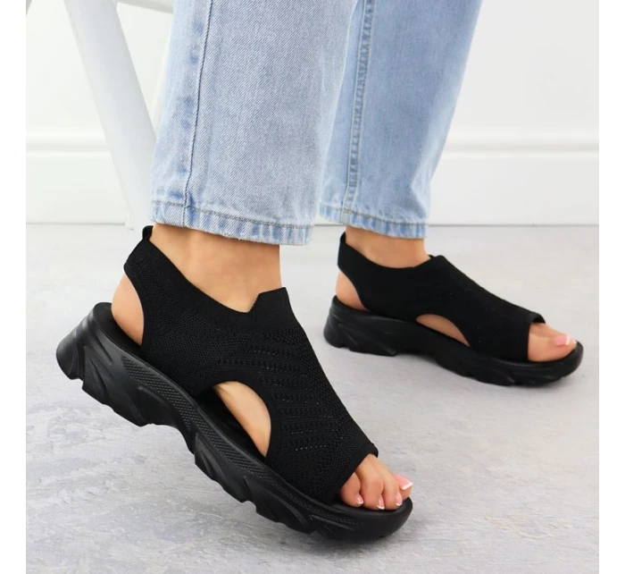 Dámské vestavěné černé sandály Potocki TO90302