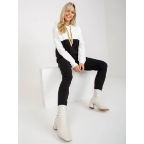 Souprava RV KMPL 8419.96P bílá a černá Souprava RV KMPL 8419.96P bílá a černá