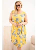 Dámské šaty Plus Size viskózové s květinovým vzorem na ramínkách hořčicová Dámské šaty Plus Size viskózové s květinovým vzorem na ramínkách hořčicová