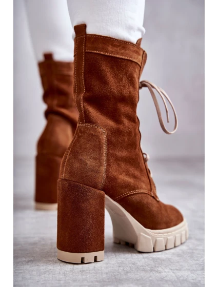 Dámské semišové kozačky na platformě hnědé model 21597730 - Boto