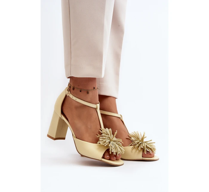 Kožené sandály na podpatku s ozdobou Laura Messi 2758 béžové