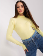 Světle žlutý dámský svetr s rolákem