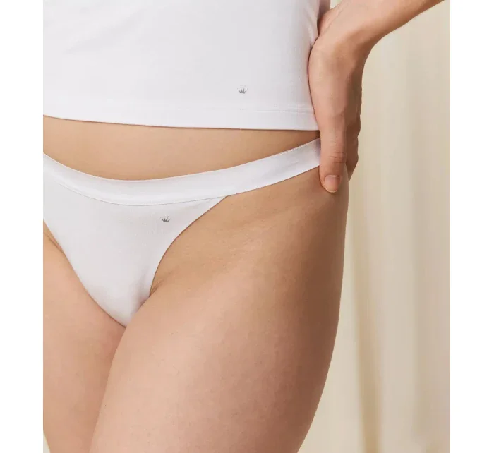 Dámské tanga Smart Natural Brazilian String - WHITE - bílé 0003 - TRIUMPH Dámské tanga Smart Natural Brazilian String - WHITE - bílé 0003 - TRIUMPH