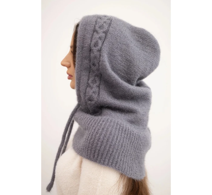 Dámská čepice s kapucí a pleteným vzorem šedá