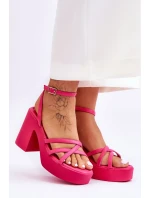 Módní sandály na vysokém podpatku s pásky Fuchsie model 21223608 - Kesi Módní sandály na vysokém podpatku s pásky Fuchsie model 21223608 - Kesi