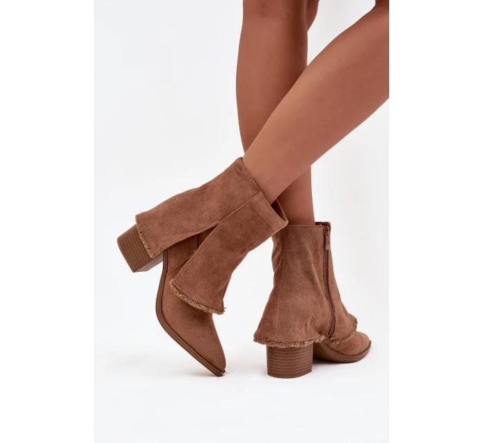 Dámské kotníkové boty na podpatku s límcem světle hnědé model 21714385 - Boto