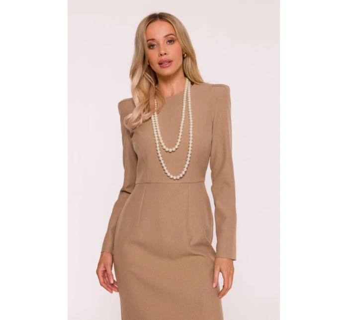 model 21319027 Tužkové šaty s ozdobnými rameny béžové - STYLOVE model 21319027 Tužkové šaty s ozdobnými rameny béžové - STYLOVE