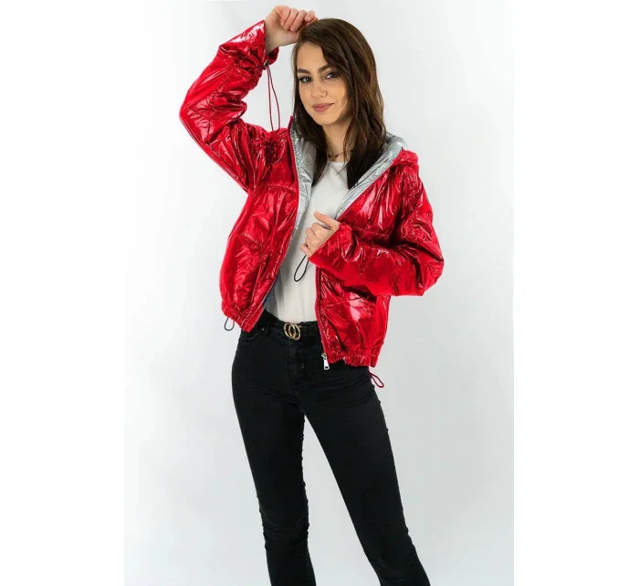 Lesklá červená prošívaná dámská bunda s kapucí (B9560) Lesklá červená prošívaná dámská bunda s kapucí (B9560)