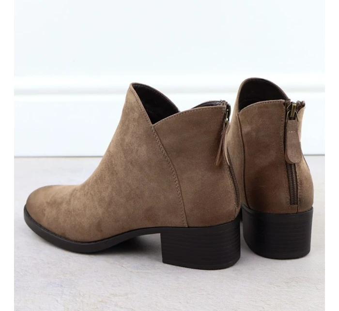 Dámské boty na bloku zateplené béžové Potocki 12472 Dámské boty na bloku zateplené béžové Potocki 12472