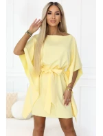 287-41 SOFIA Motýlí šaty se zavazováním v pase - pastelový citron