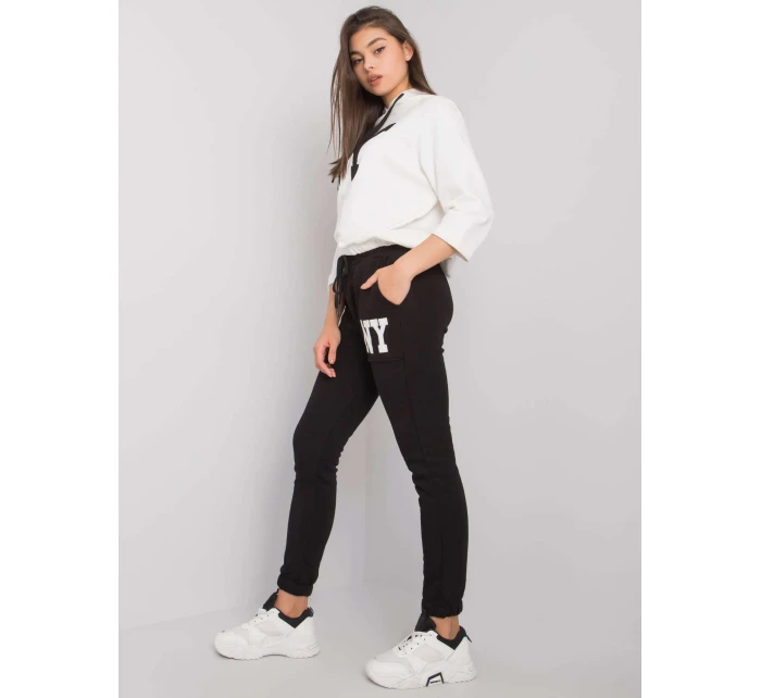 Souprava RV KMPL 6918.04 bílá a černá Souprava RV KMPL 6918.04 bílá a černá