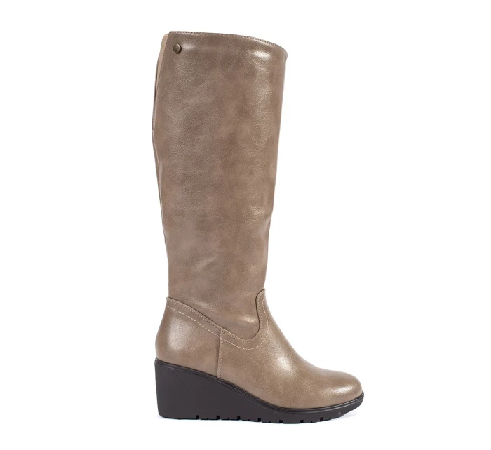 Krásné dámské kozačky hnědé na klínku Krásné dámské kozačky hnědé na klínku