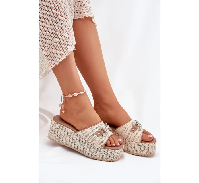 Dámské Pantofle Na Klínu S A Dekorací Béžové model 21698893 - Boto