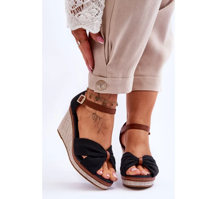 Dámské sandály na klínu Černá Daphne Dámské sandály na klínu Černá Daphne