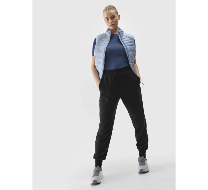 Dámská prošívaná péřová vesta s model 21431400 výplní - 4F