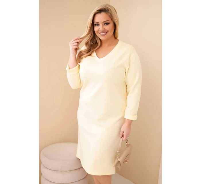 Dámské šaty Plus Size máslové s výstřihem do V a rukávem žlutá