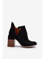 Dámské černé kozačky s výšivkou na podpatku model 21647675 - Boto Dámské černé kozačky s výšivkou na podpatku model 21647675 - Boto