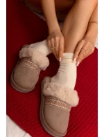 Dámské pantofle s kožíškem a výšivkou Khaki Devianne Dámské pantofle s kožíškem a výšivkou Khaki Devianne