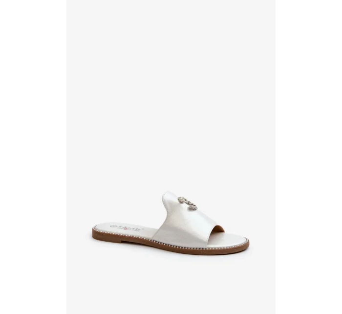 Elegantní dámské lesklé pantofle s ozdobou S.Barski Stříbrná Elegantní dámské lesklé pantofle s ozdobou S.Barski Stříbrná