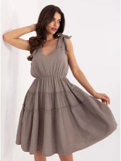 Sukienka MI SK model 21191027 ciemny bezowy - FPrice