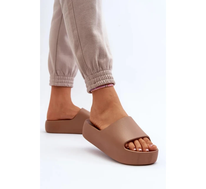 Dámské pantofle se silnou podrážkou, hnědé Oreithano