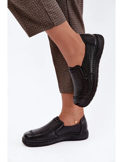Dámské kožené nazouvací polobotky model 22359881 Černé - VINCEZA Dámské kožené nazouvací polobotky model 22359881 Černé - VINCEZA