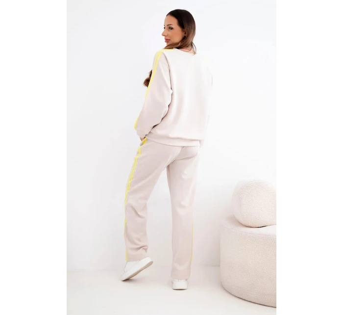 Dámská tepláková souprava model 22015420 s lampasy a volnou mikinou béžová - K-Fashion
