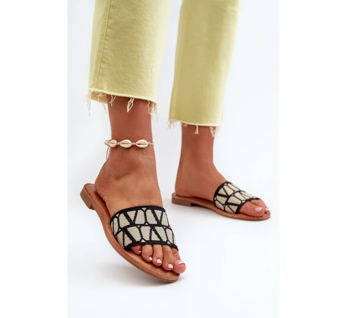 Dámské černé sandály na ploché podrážce model 21657438 - Boto Dámské černé sandály na ploché podrážce model 21657438 - Boto