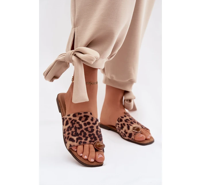 Dámské ploché pantofle s ozdobným detailem z eko semiše s leopardím vzorem Selavine