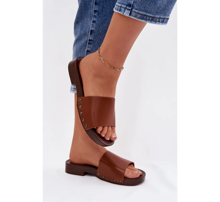 Dámské pantofle s přezkami na nízkém podpatku Camel Brinalle