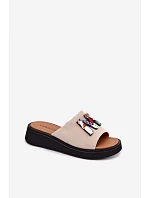 Kožené semišové dámské pantofle s ozdobou na platformě Vinceza 66942 béžové