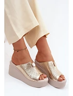 Dámské pantofle z pravé kůže na platformě Vinceza 95392 Zlaté