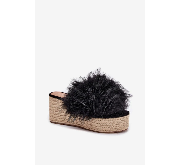 Dámské klapky na klínu s kožíškem a pletením černé Virela Dámské klapky na klínu s kožíškem a pletením černé Virela
