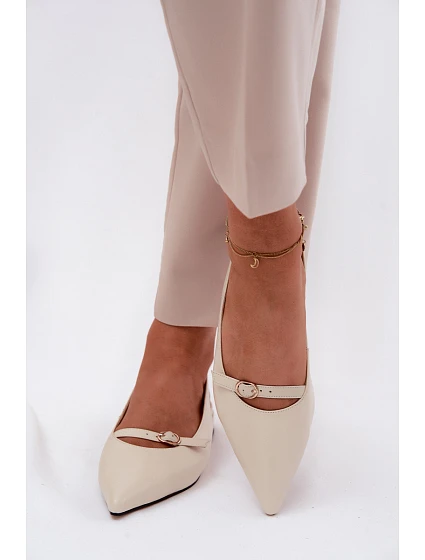 Kožené sandály na nízkém podpatku model 22123086 Světle béžové - Maciejka