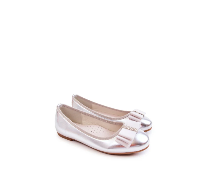 Kožené dětské baleríny s ozdobnou mašlí stříbrne Claril Kožené dětské baleríny s ozdobnou mašlí stříbrne Claril