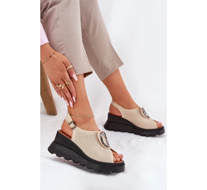 Dámské Kožené Sandály Na Klínu S Ozdobou Béžové Artiker model 21695584 - Boto