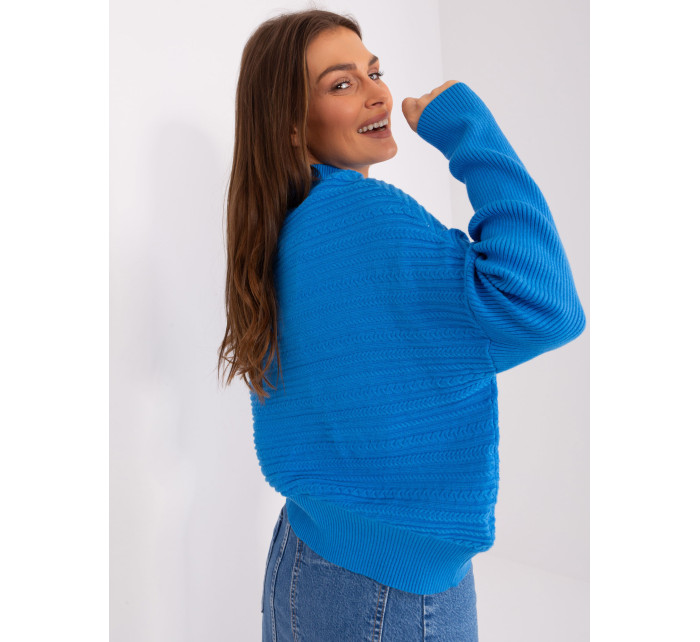 Modrý dámský svetr s asymetrickým rolákem