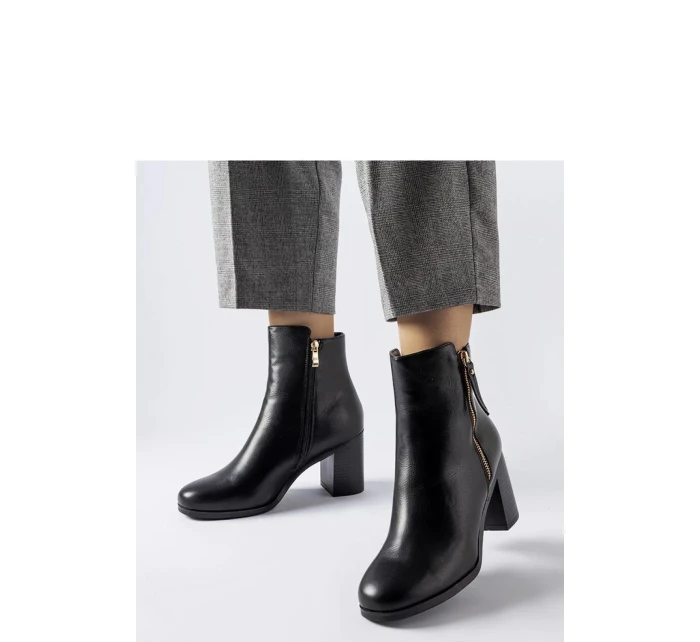 Boty na podpatku model 205097 Solea Boty na podpatku model 205097 Solea