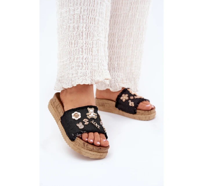 Dámské Pantofle Se Zlatými Přezkami Na Platformě Černé model 21700316 - Boto Dámské Pantofle Se Zlatými Přezkami Na Platformě Černé model 21700316 - Boto