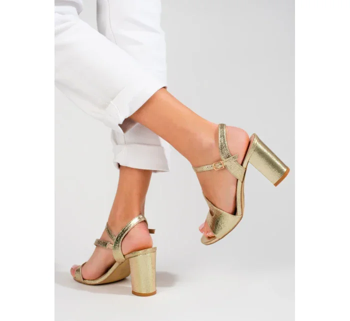 Klasické dámské sandály černé na širokém podpatku Klasické dámské sandály černé na širokém podpatku