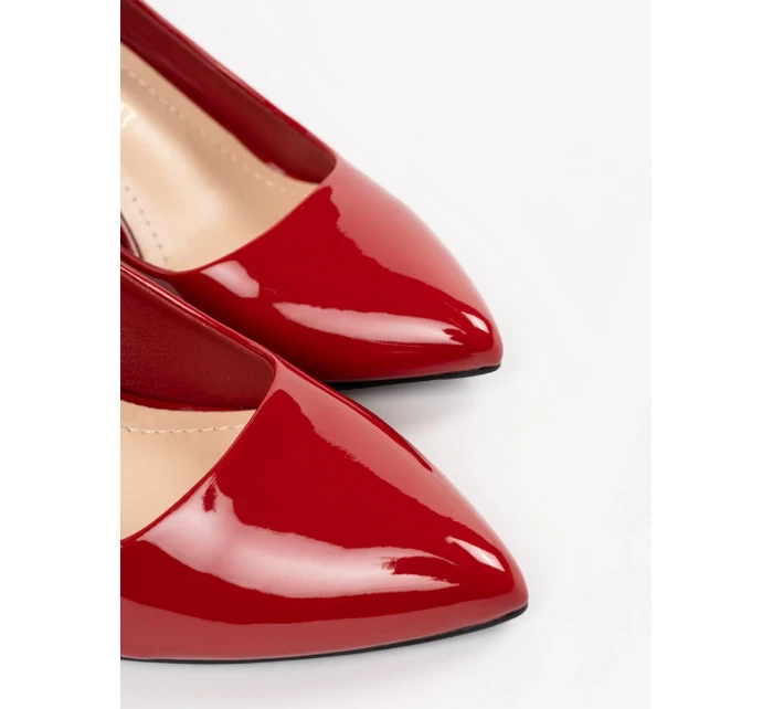 Pohodlné dámské  lodičky červené na jehlovém podpatku