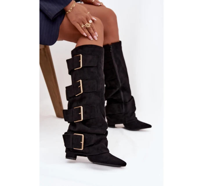 Dámské kozačky na podpatku s lemem a zlatými přezkami semiš černé model 21708844 - Boto