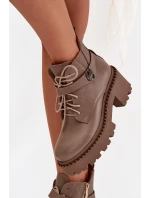 Kožené dámské kotníkové boty na klínu s ozdobným páskem zateplené model 21710528 tmavě béžové - Zazoo