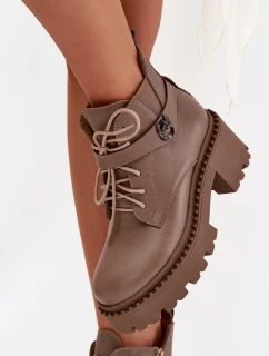 Kožené dámské kotníkové boty na klínu s ozdobným páskem zateplené Zazoo 60557 tmavě béžové