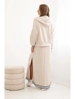 Dámská souprava s viskózou s rozepínací mikinou a dlouhou sukní béžová Dámská souprava s viskózou s rozepínací mikinou a dlouhou sukní béžová